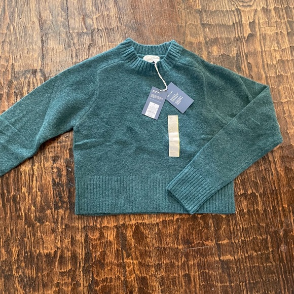 Green Target Sweater - Picture 2 of 9